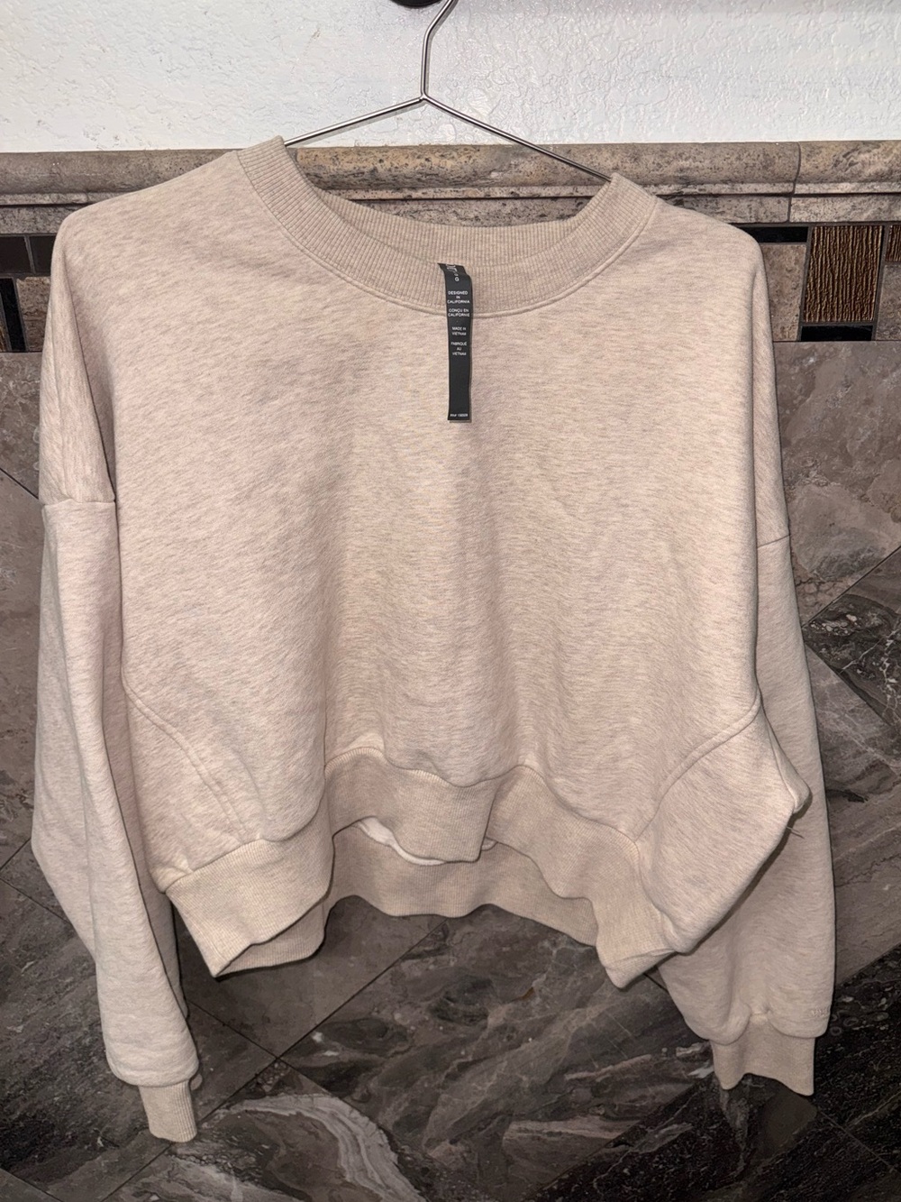 Vuori women’s sweater crewneck